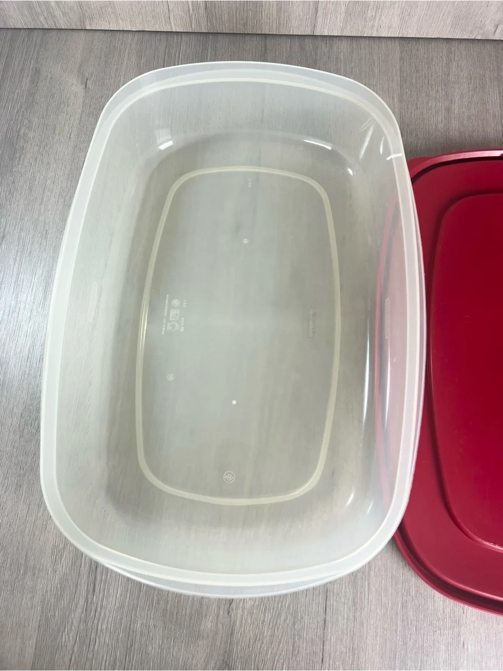 Rubbermaid Easy Find Lid Container 1.5 Gallon 24 Cup Red Freezer Safe 7J73